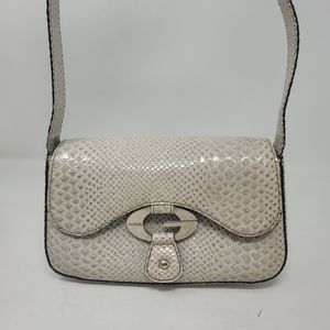 Guess MiniPurse Zipper Pocket Inside Snap Closure Nice Condition Textured Finish